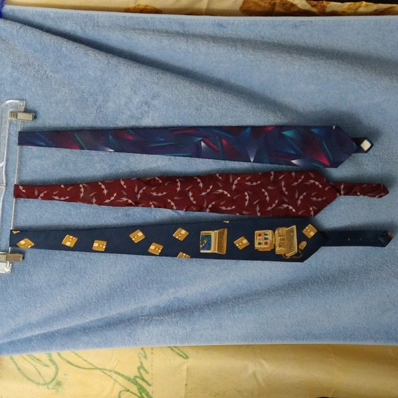 Set of 3 Men's ties - Picture 1 of 2